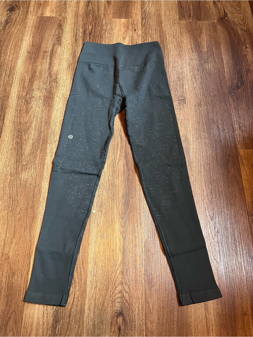 Lululemon Women's Leggings, Size 6 Gray High Rise